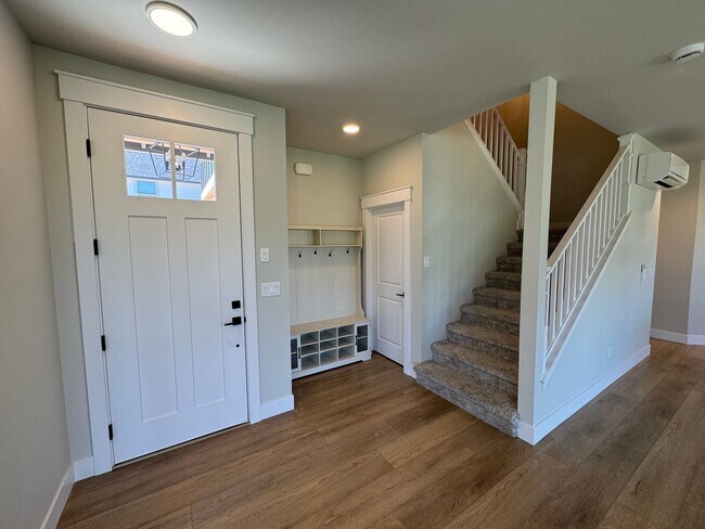 Building Photo - 5941 Ranch Lp