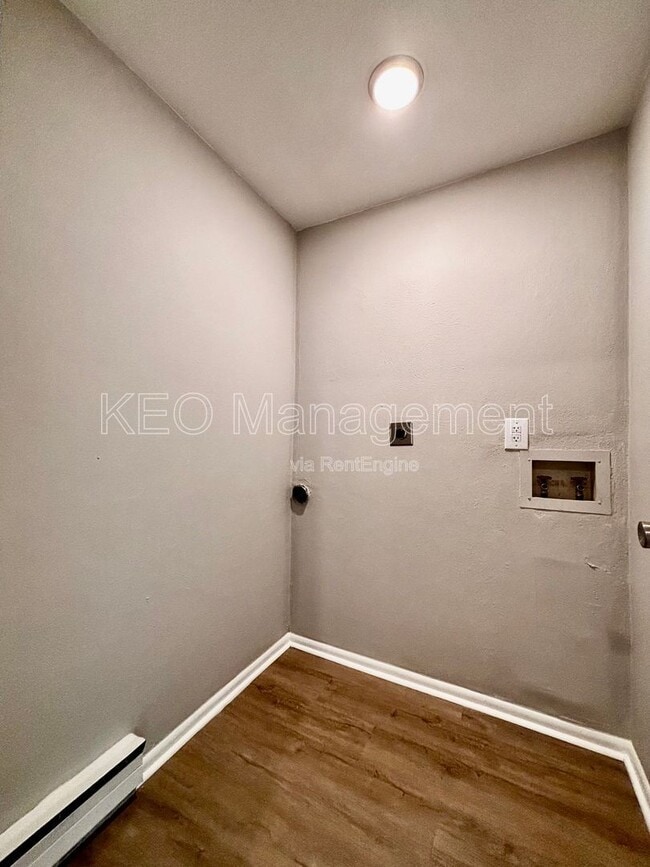 Building Photo - 1257 Sanlor Ave