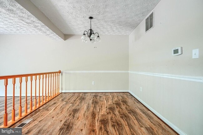 Building Photo - 43 Oak Crest Ct