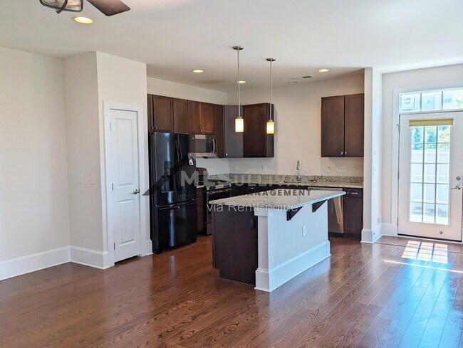 Building Photo - 375 Avett Dr