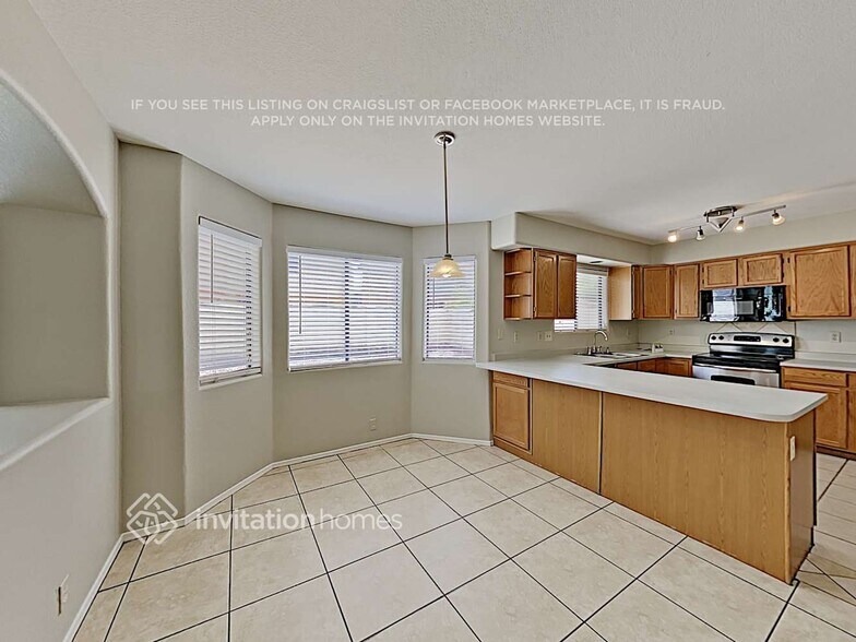 Building Photo - 4643 N 100th Ave