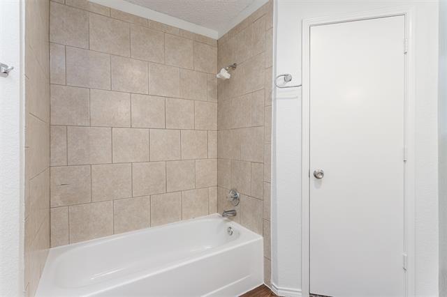 Building Photo - 6409 Plainview Dr
