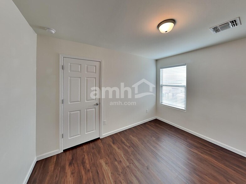 Building Photo - 6426 E Boldin Dr