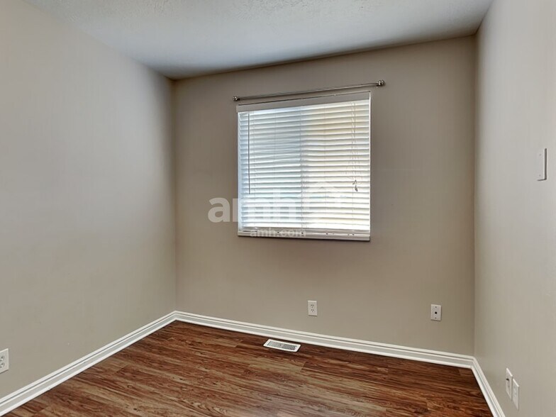 Building Photo - 5521 W Stone Blf Wy