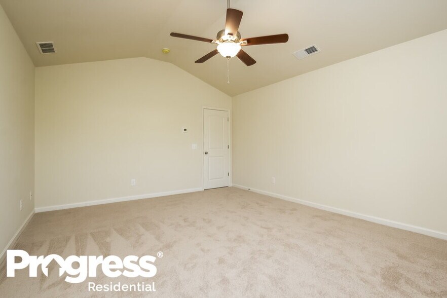 Building Photo - 16 Everett Cir SE