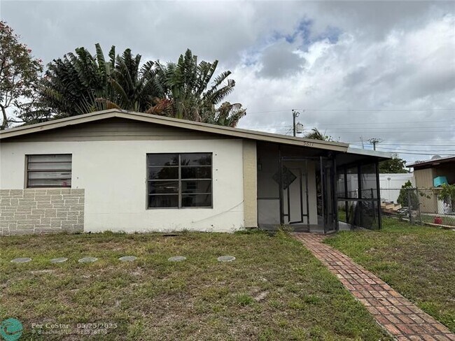 Primary Photo - 5611 SW 37th St