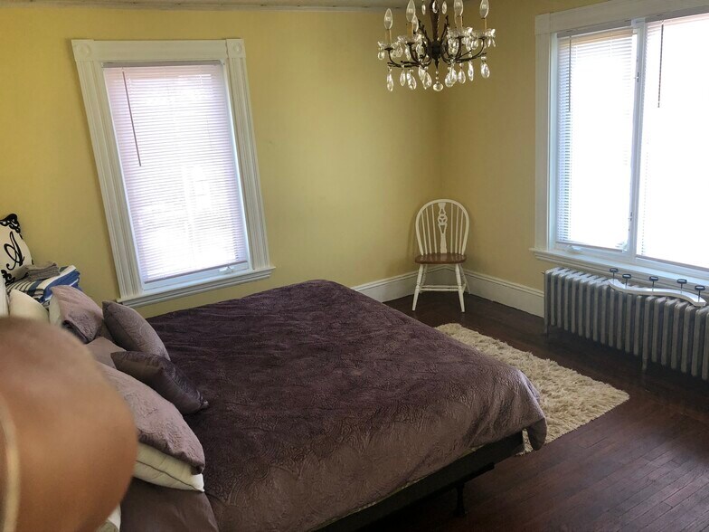 Building Photo - 10 Commonwealth Ave