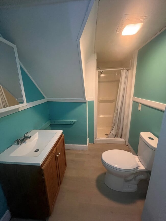 Building Photo - 155 Willow St