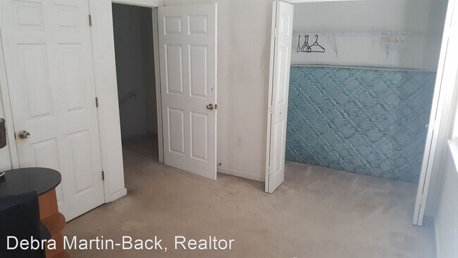 Building Photo - 2 br, 2.5 bath House - 4124 SW 15th Pl