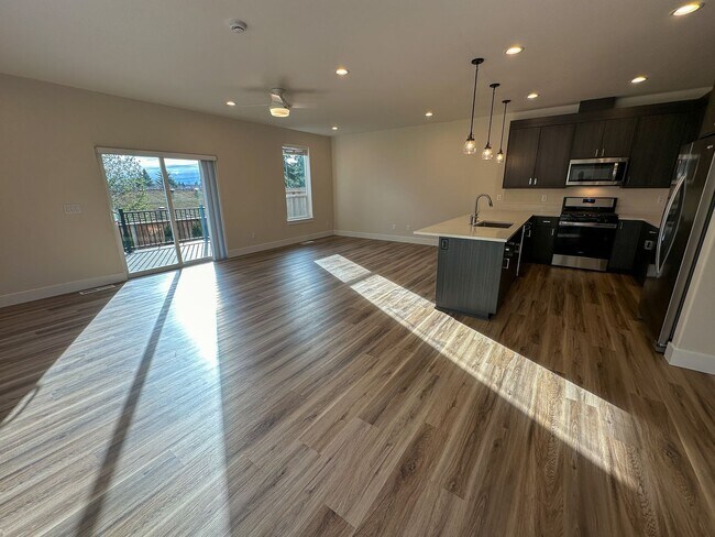 Building Photo - BOONE661-663 -NEW