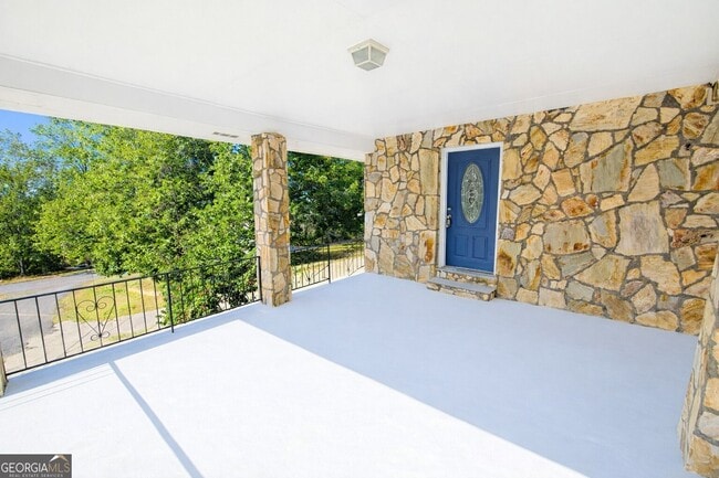 Building Photo - 165 Bankston Rd