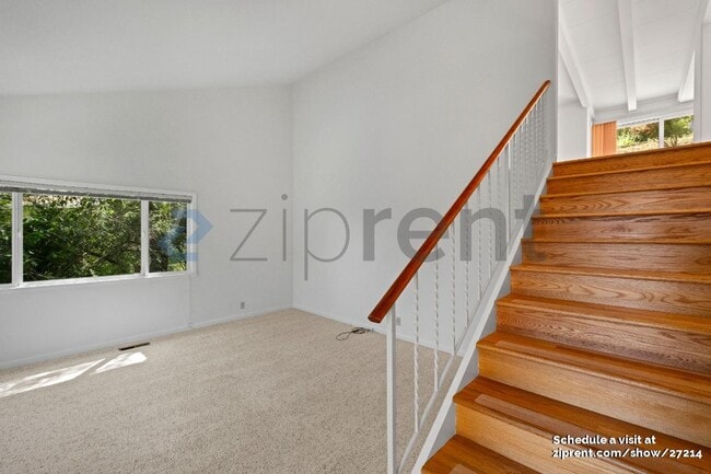 Building Photo - 18463 Almond Rd