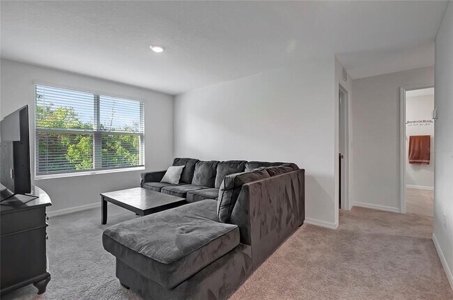 Building Photo - 7737 Rosewood Gdn Lp
