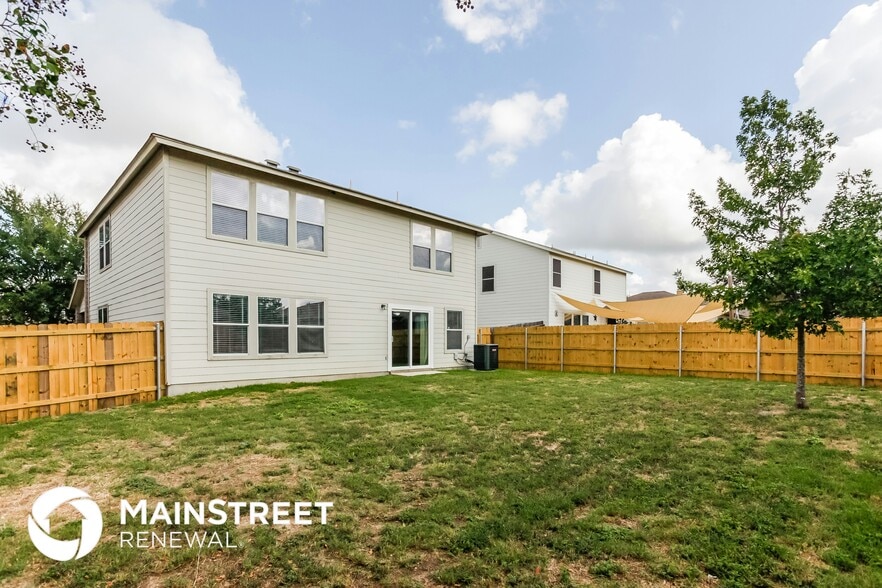 Building Photo - 121 Angus Way