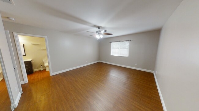 Building Photo - 5532 Mary Ln Dr