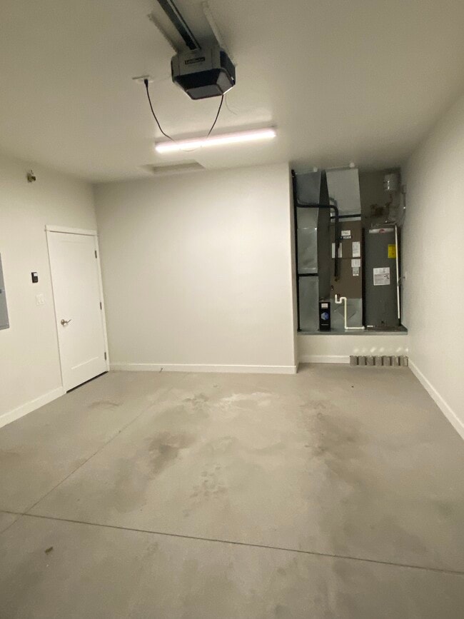 Building Photo - 2466 Klondike Ln