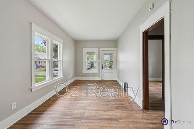 Building Photo - 2027 Berkshire Pl