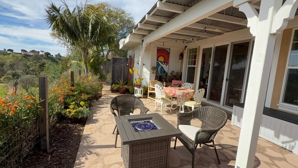 Back Patio Great for Gathering - 1507 San Jose St