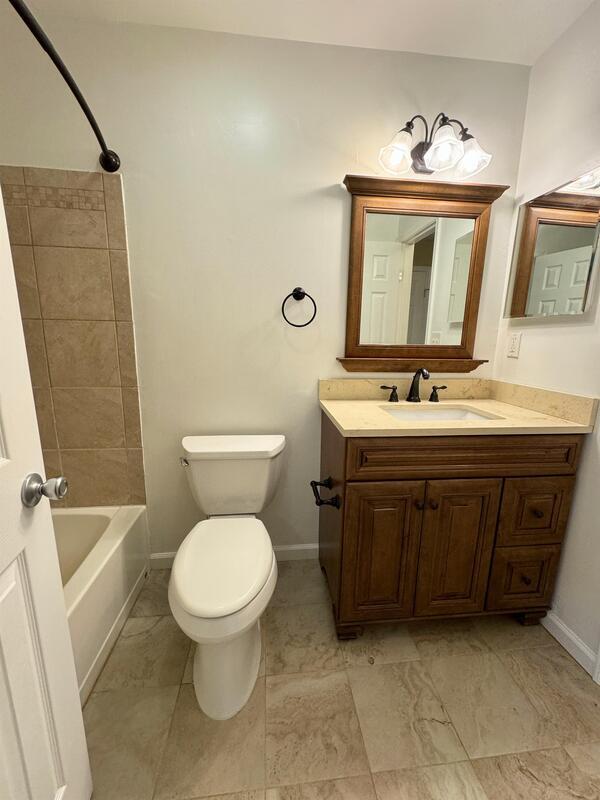 Building Photo - 1363 Battleford Dr