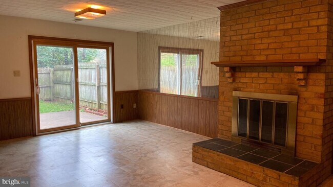 Building Photo - 4637 Linmar Ct