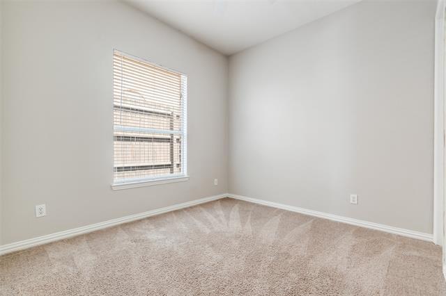 Building Photo - 4060 Victory Dr