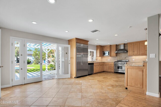 Building Photo - 4539 Mammoth Ave