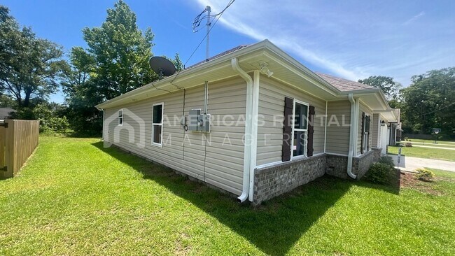 Building Photo - 306 Kennesaw Ave