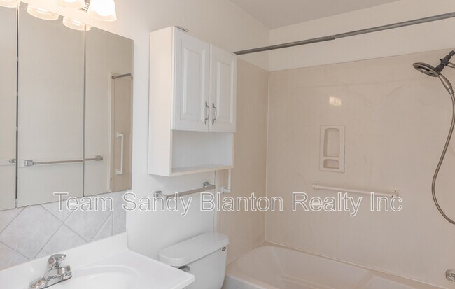 Building Photo - 2300 W Michigan Ave