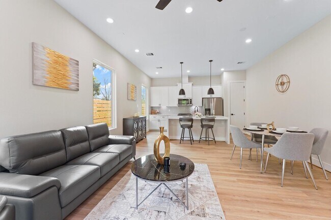 Building Photo - 2131 Blalock Rd