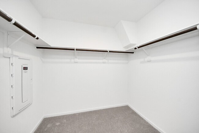 Building Photo - 105 Nicholas Rd