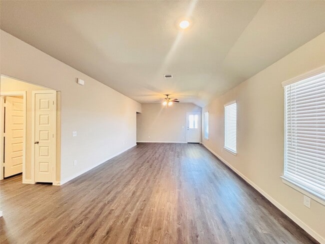 Building Photo - 17327 Ridge Dr