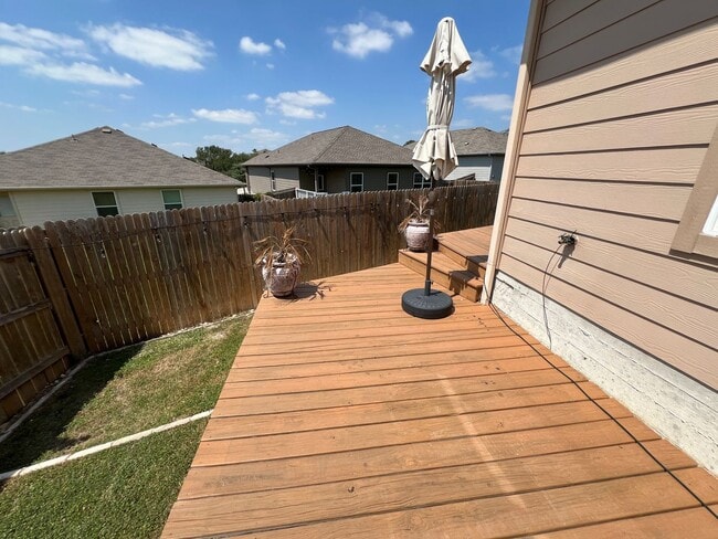 Building Photo - Perfect 3/2.5 - Tall Ceilings and in Immac...