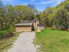 Building Photo - 105 Lazy Ike Ln