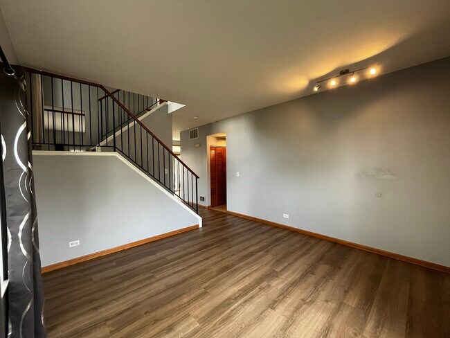 Building Photo - 2828 Alameda Ct