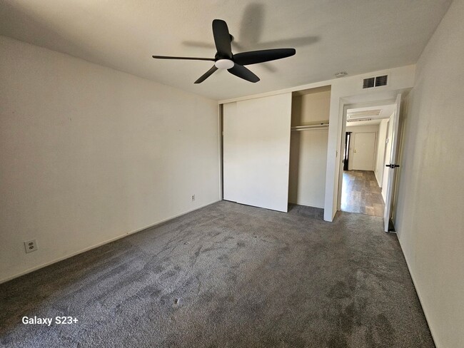 Building Photo - FREE CABLE & INTERNET....WATER & TRASH INCLUDED IN RENT