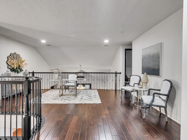 Building Photo - 2523 Watts St