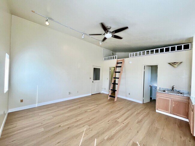 Building Photo - 5229 35th St