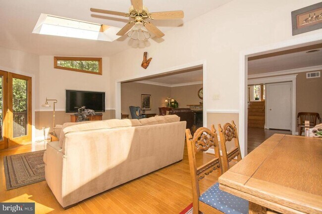 Building Photo - 3253 Juniper Ln