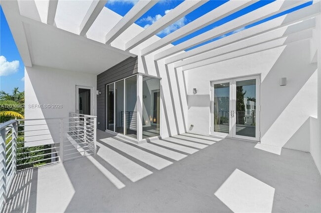 Building Photo - 9915 NW 75th St