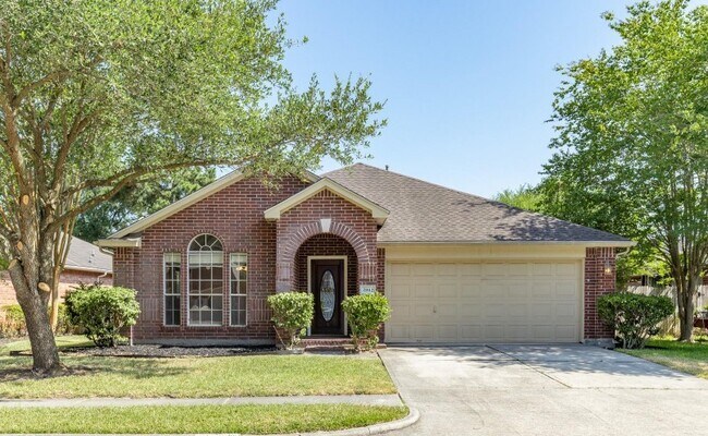 Building Photo - 21812 Whispering Forest Dr