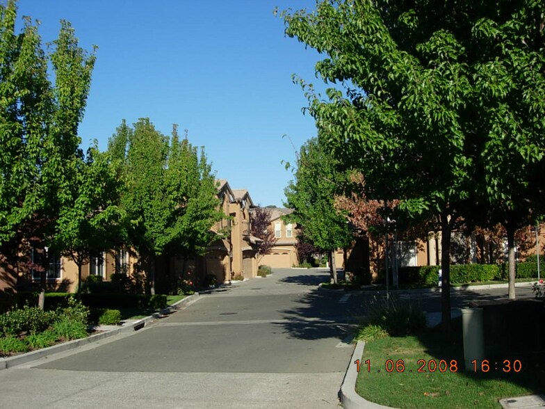 Building Photo - 8404 Benavente Ct