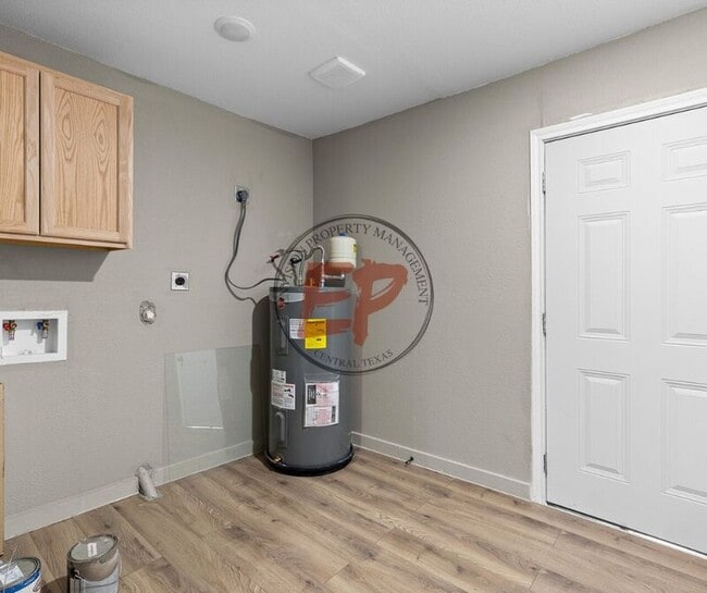 Building Photo - 507 Harbour Ave