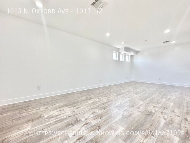 Building Photo - Beautiful new modern 3 story townhome 3 Be...