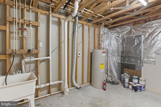 Building Photo - 8212 Silverton Ct