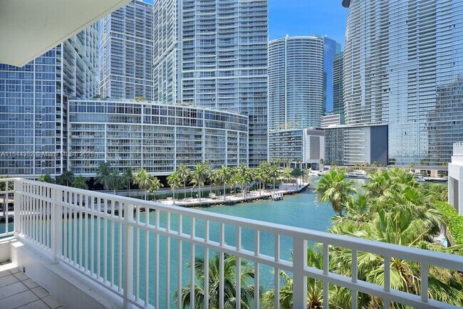 Building Photo - 801 Brickell Key Blvd