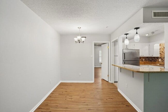 Building Photo - 2700 Whitney Pl