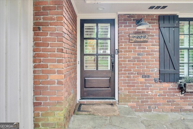 Building Photo - 5592 Colton Dr NE
