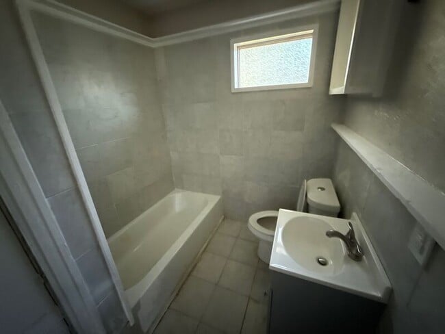 Building Photo - 110 Pine Lawn Pl