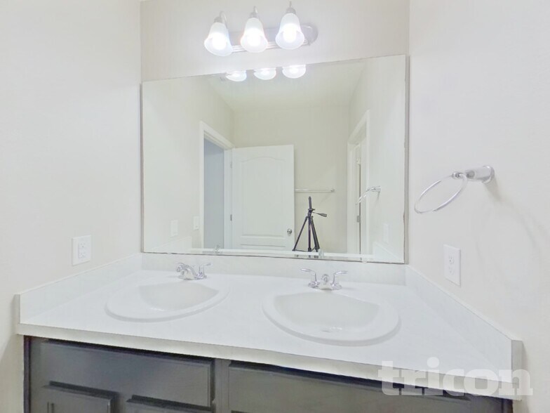 Building Photo - 9539 Oglethorpe Dr