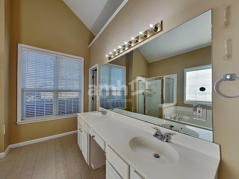 Building Photo - 1735 Trellis Pl